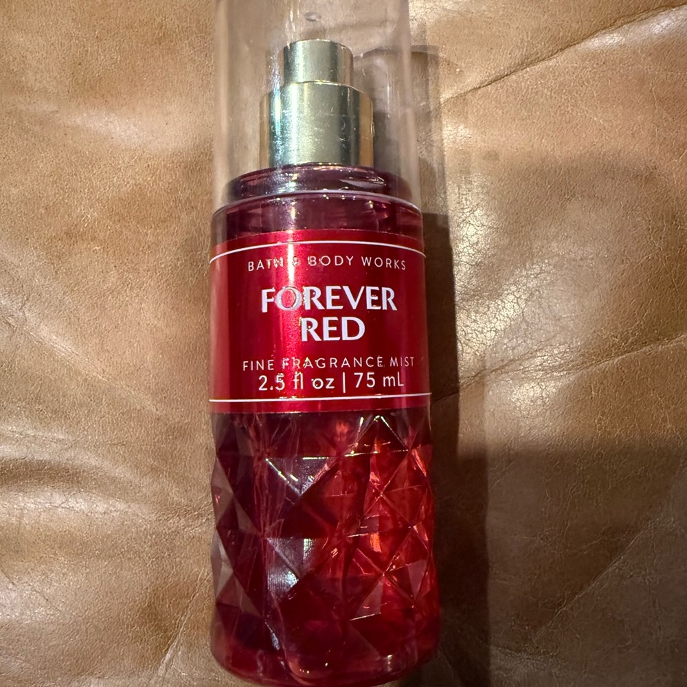 Bath & Body Works Forever Red Mist with Gold Accents